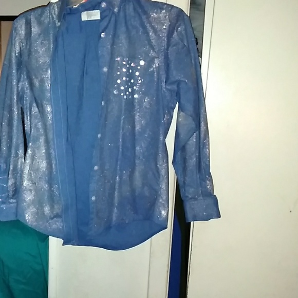 Tops - Picture 3 of 8